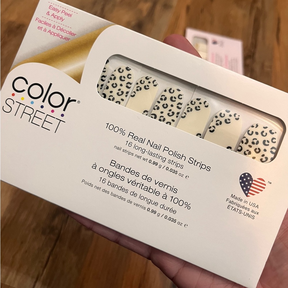 Color Street Heart Design Nail Strips - Picture 4 of 7